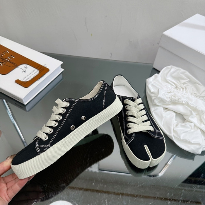 Maison Margiela Sneaker MM000125