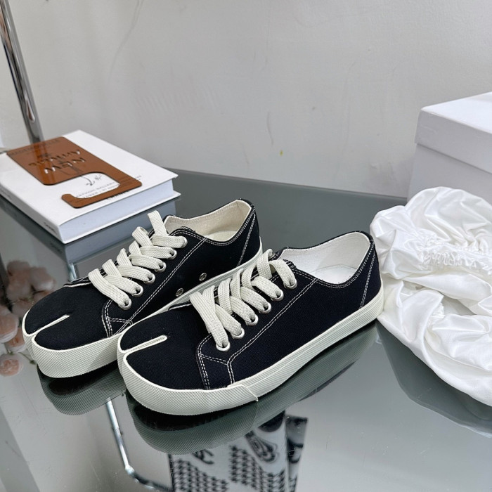 Maison Margiela Sneaker MM000125