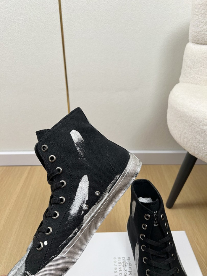 Maison Margiela Sneaker MM000117