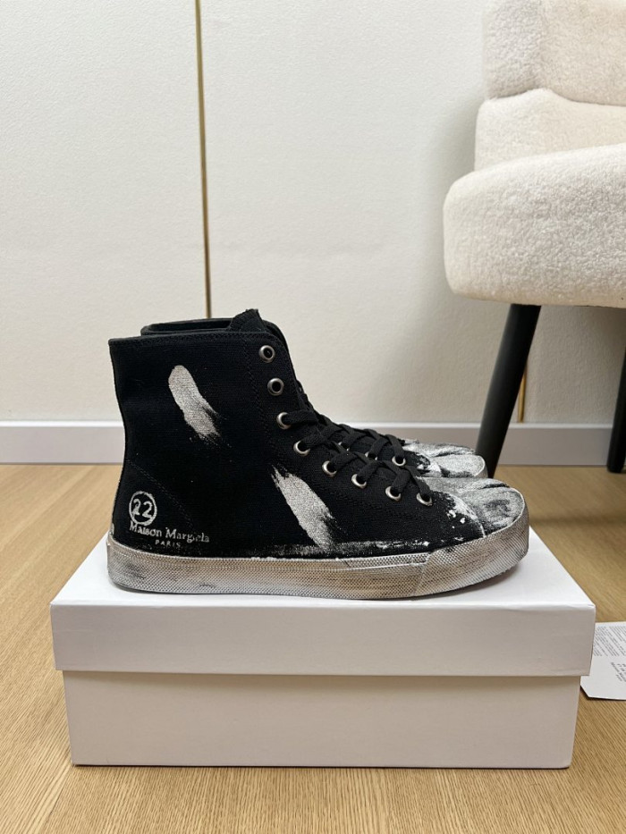 Maison Margiela Sneaker MM000117