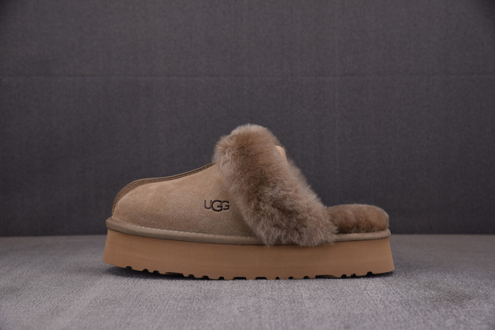 UGG SANDALS 1
