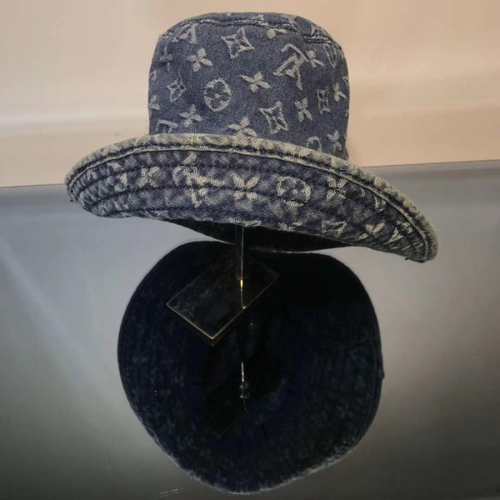 LV CAP33