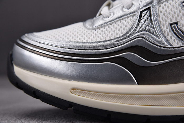 chane* snekaers c000024