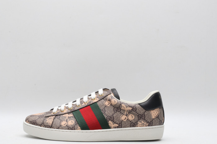 G*u*i* trainer sneaker91