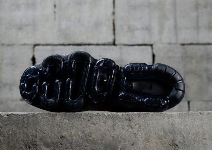 nike vapormax grey red black 849558-020