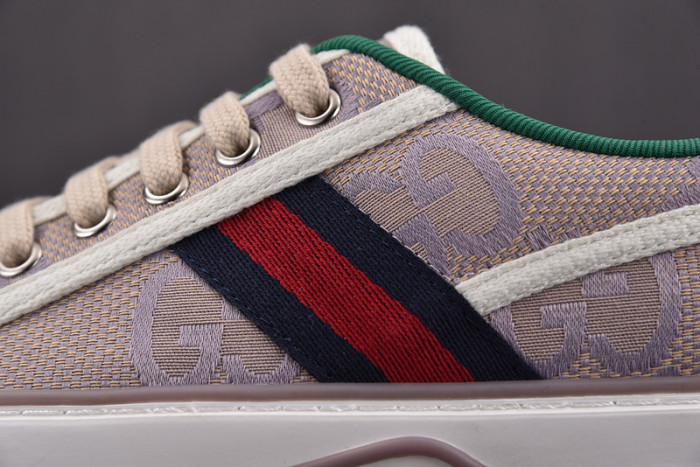 G*u*i* trainer sneaker99