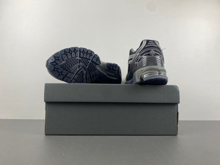 NEW BALANCE 1906R NB000040