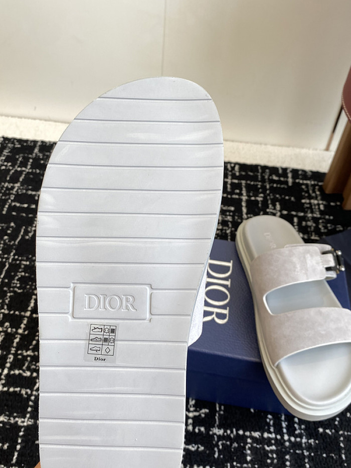 Dio*r sandal 67