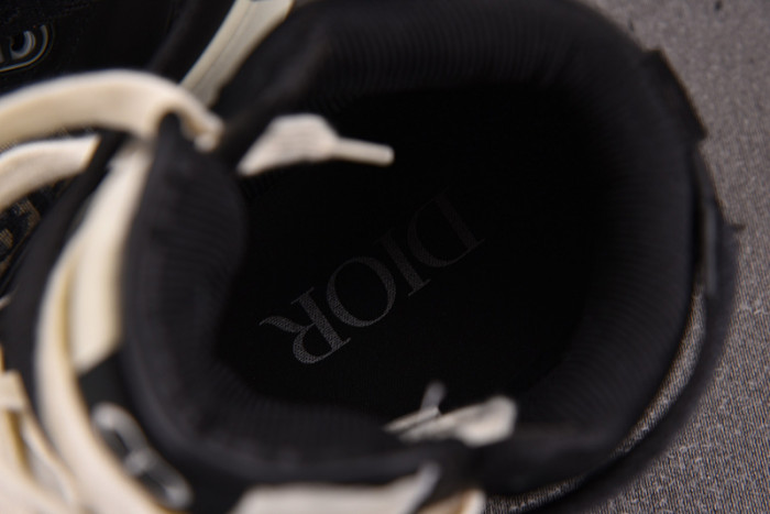 DIO* SNEAKERS B27 T0000-015