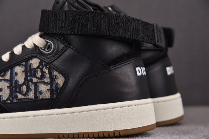 DIO* SNEAKERS B27 T0000-015