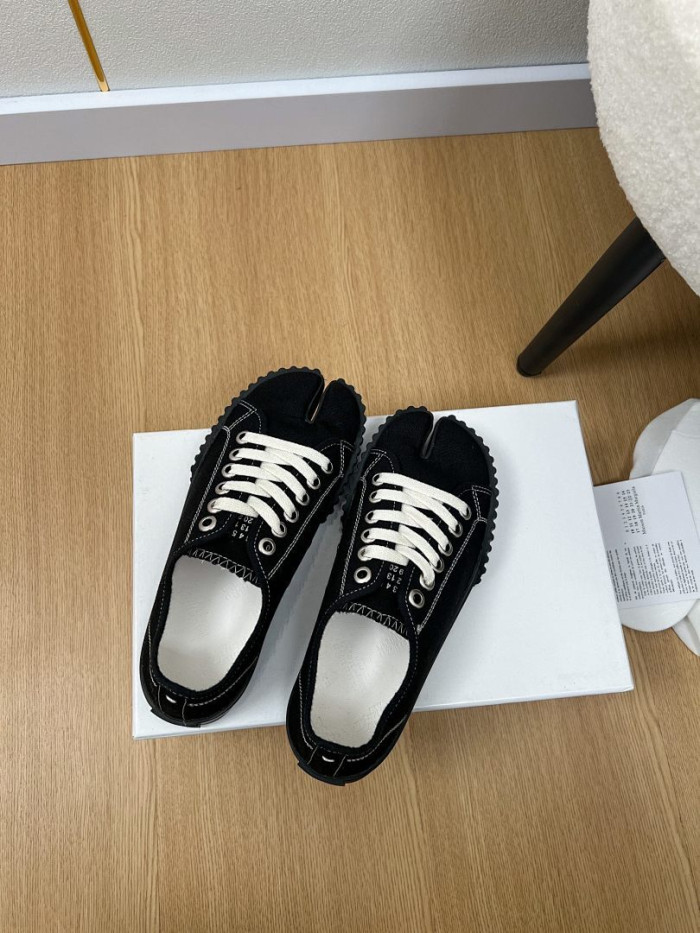 Maison Margiela Sneaker MM000113