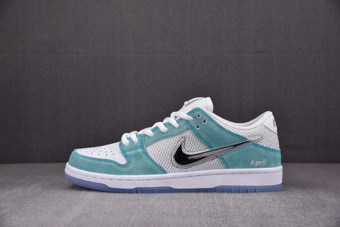 nike dunk sdcai sb low fd2562-400
