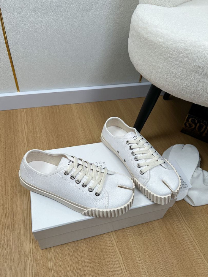 Maison Margiela Sneaker MM000115