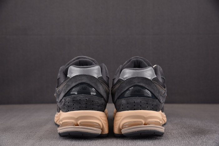 NEW BALANCE 2002R NB000039