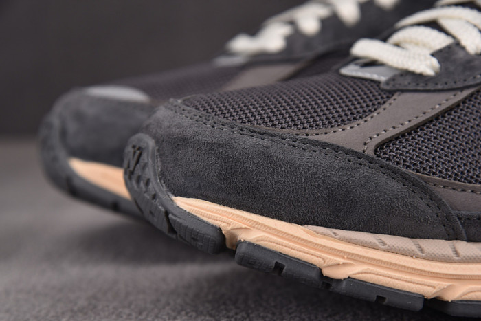 NEW BALANCE 2002R NB000039