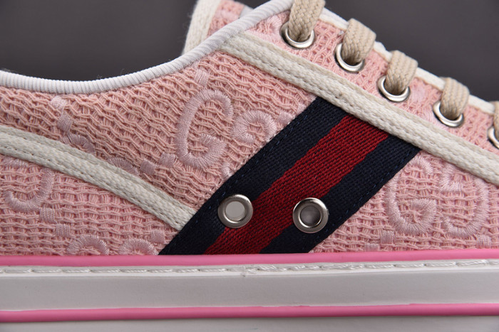 G*u*i* trainer sneaker94