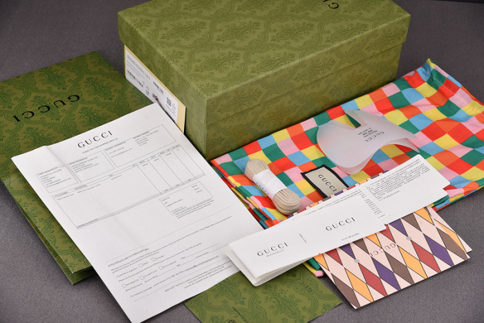 G*u*i* trainer sneaker94