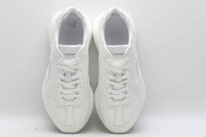 G*u*i* trainer sneaker87