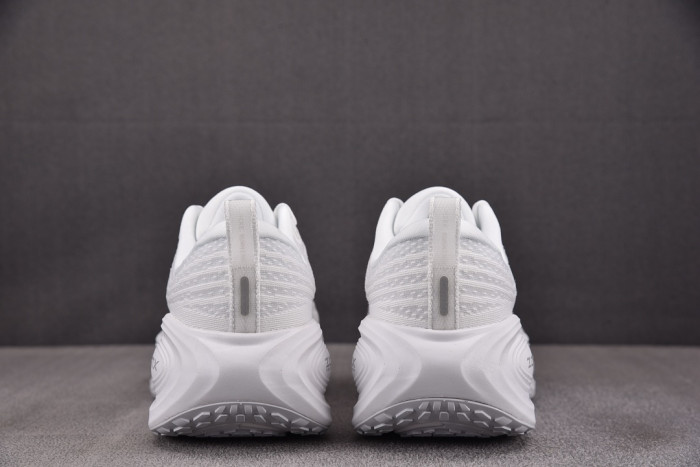 Nike Vomero Plus White HV8150-102