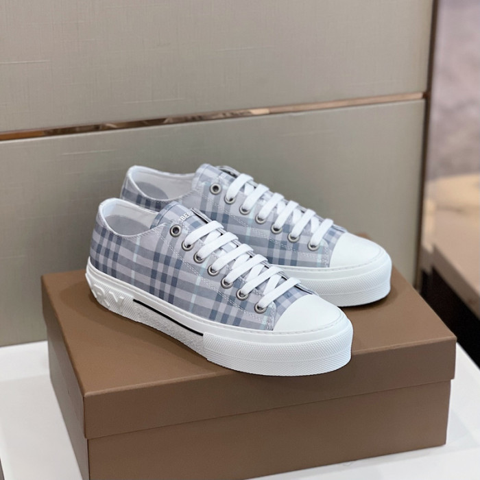 burber*y sneakers b000015