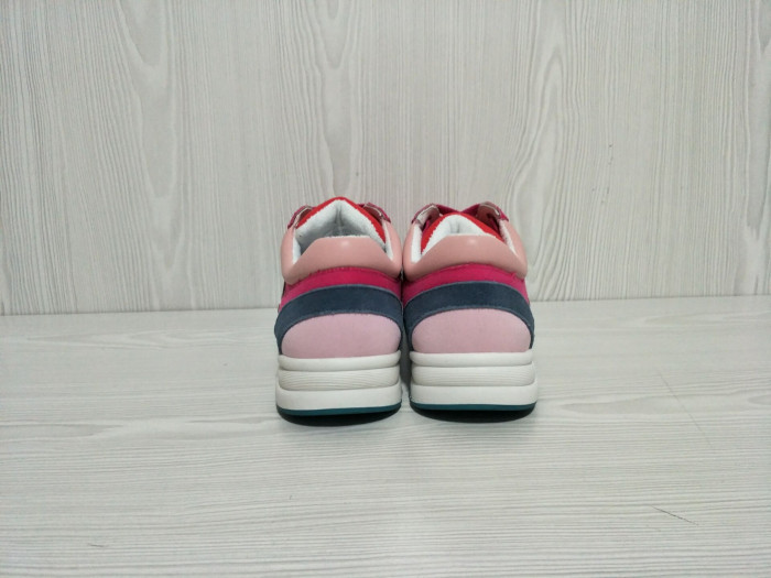 chane* snekaers c000020