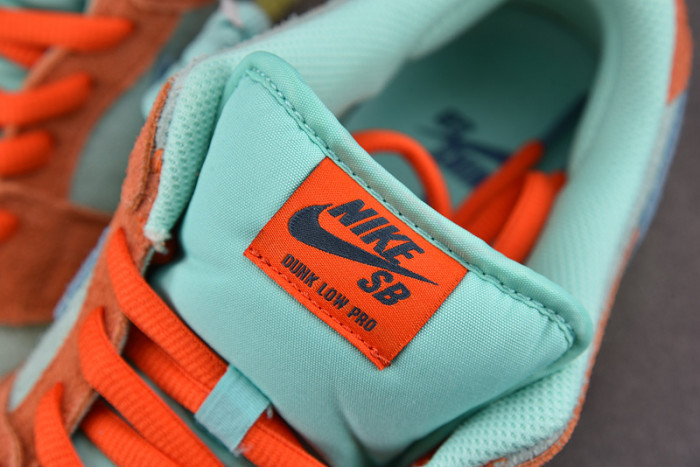 nike sb dunk low orange noise aqua dv5429-800