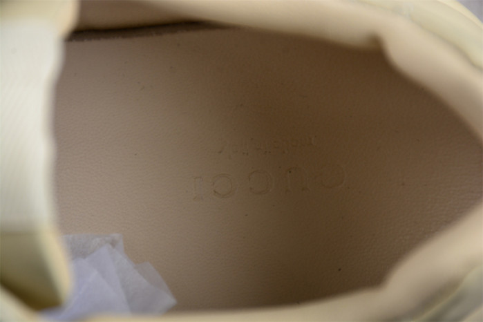 G*u*i* trainer sneaker90