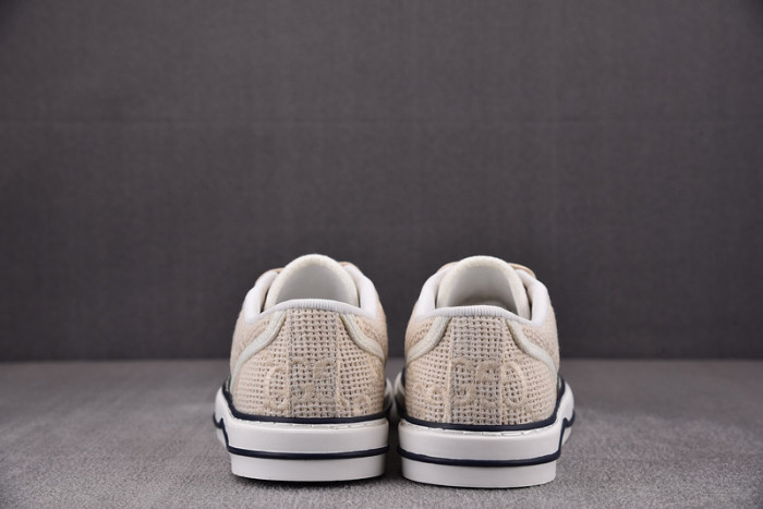 G*u*i* trainer sneaker97