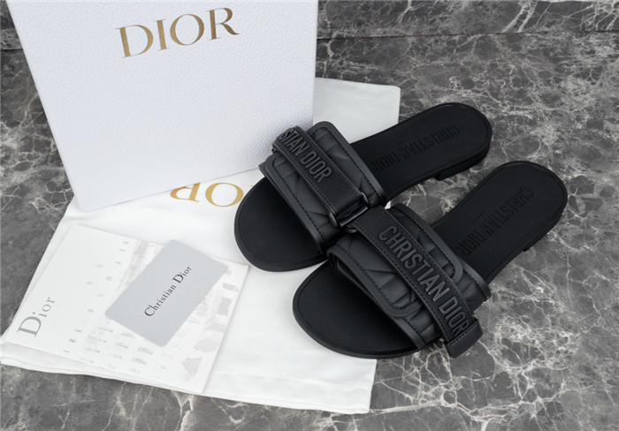 dio*r sandal 28