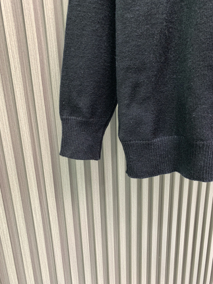 Balenciag* sweater8