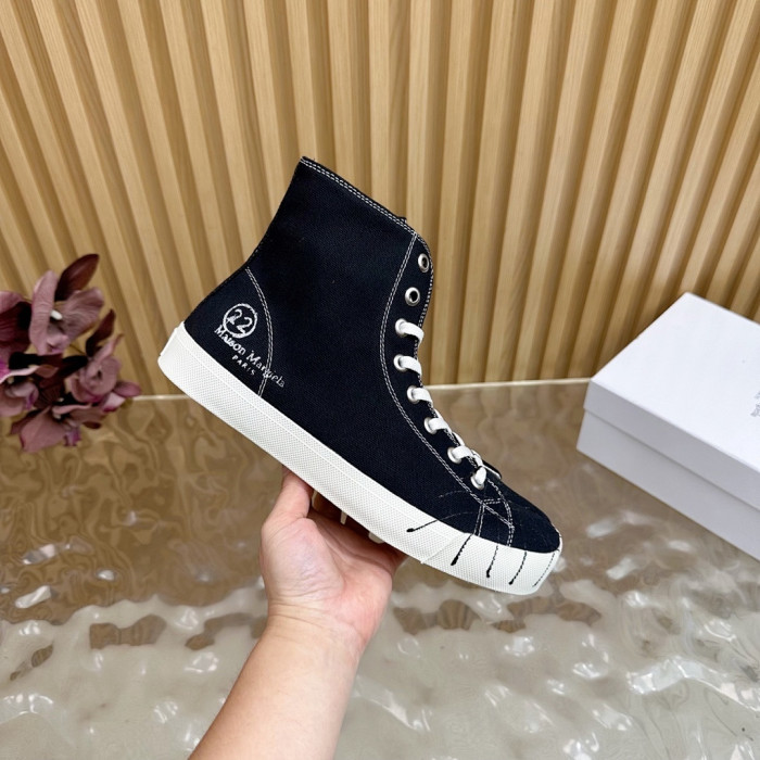 Maison Margiela Sneaker MM000118