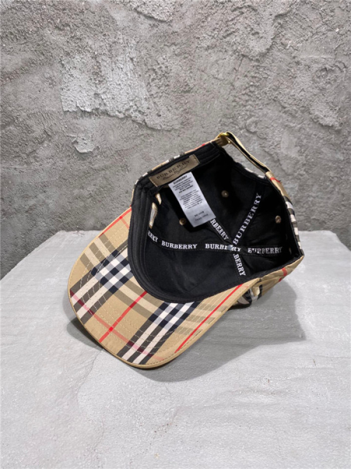 Burber*y CAP73