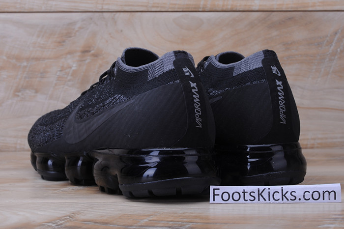 nikelab air vapormax flyknit "triple black" - 899473 003
